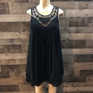 Entro  Sleeveless Black Dress